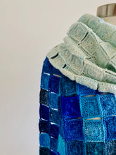 Load image into Gallery viewer, Irish Chain