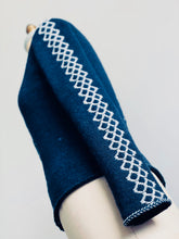 Load image into Gallery viewer, Cable 2 | Embroidery on Knitting Motif